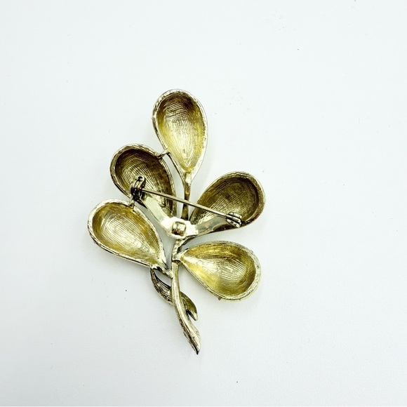 Vintage Gold Tone Leaf Brooch with Rhinestones - Picture 7 of 7